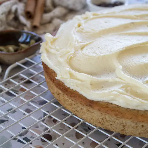 Cardamom and coffee cake