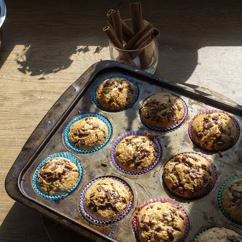 Easy Banana Muffins with Clove and Cinnamon