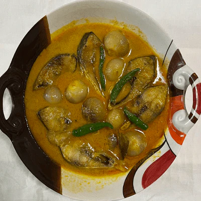 Ilish Mouli or Hilsha in Coconut Milk