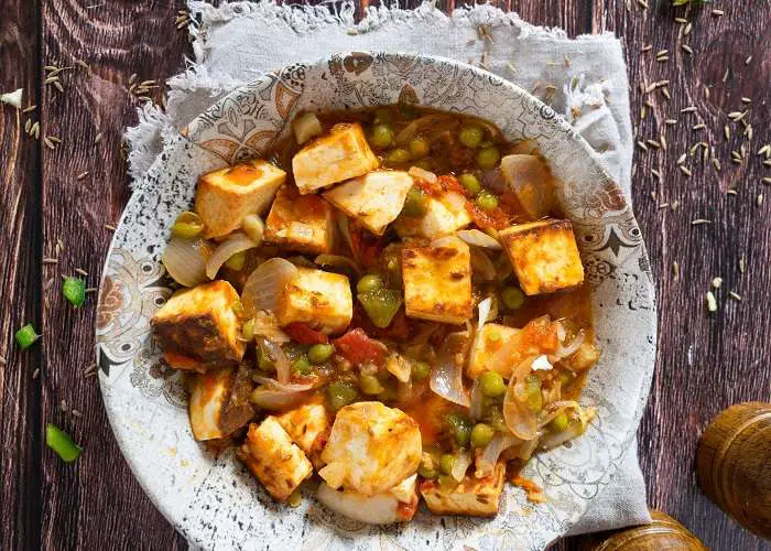 Paneer with Green Peas (Matar Paneer)