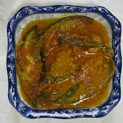 Spiced Fish Curry (Mouri Parshe)