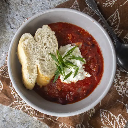 Spiced Red Bean Chili with Cinnamon and Clove
