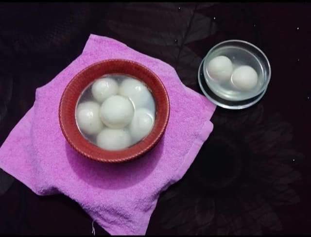 Sponge Rosogolla by Lucky Akhter